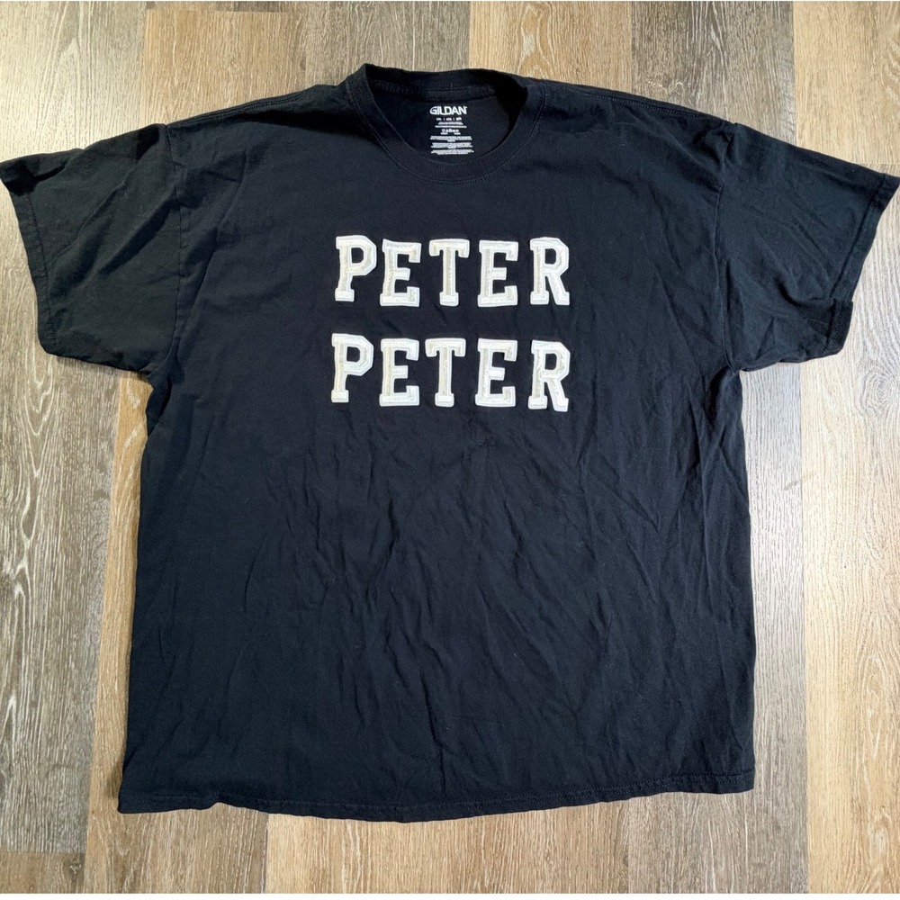 Gildan Peter Peter Graphic T-Shirt Mens 2XL Black Embroidered Varsity Patch Tee